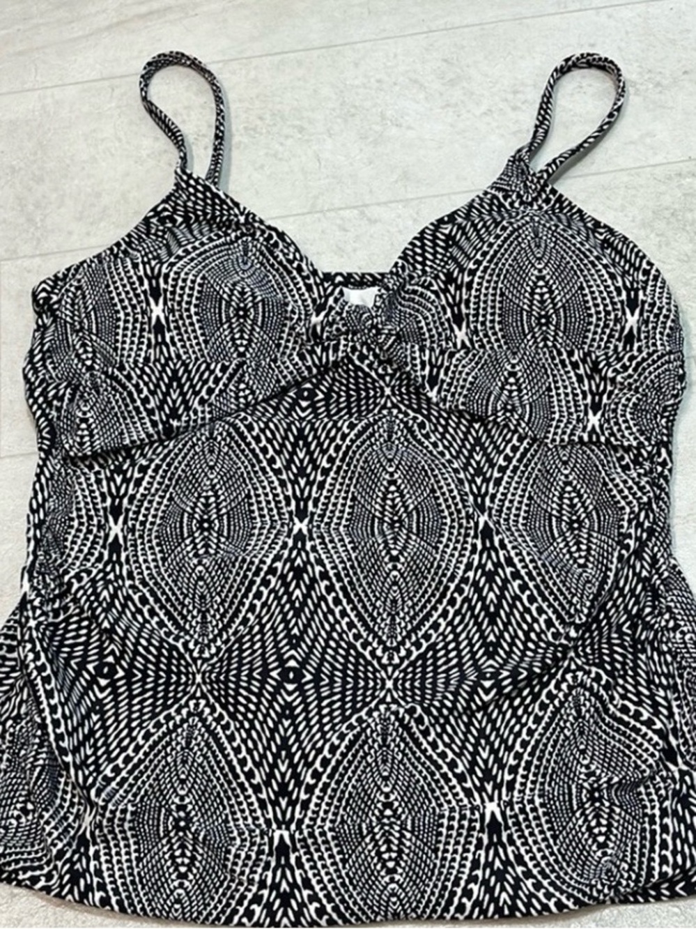 Kona Sol Black and White Geometric Tankini Swim Top